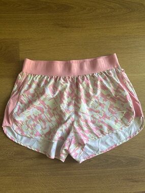 Gymshark Women’s Pink Camo Training Shorts Size M